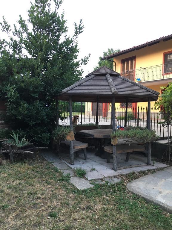 Maison d'hôtes Relax Nel Noccioleto à Novello Extérieur photo