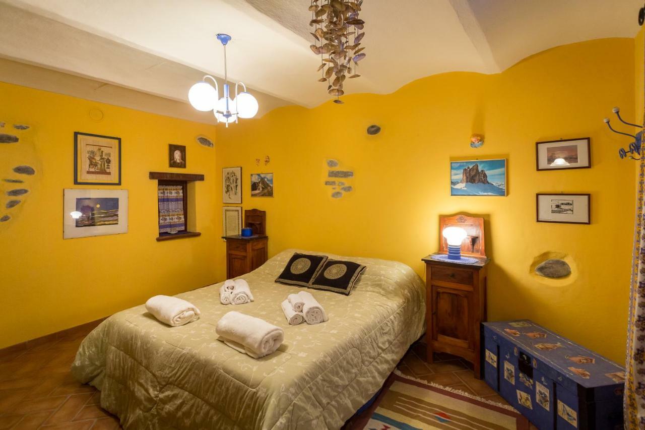 Maison d'hôtes Relax Nel Noccioleto à Novello Extérieur photo